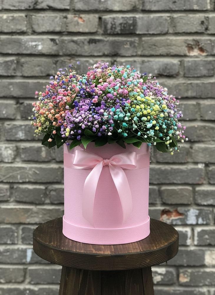 Цветочная композиция из Гипсофила и Розы в шляпной коробке в Новое ступино