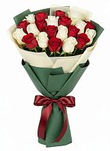 Букет Микс из красных и белых роз в Новое ступино