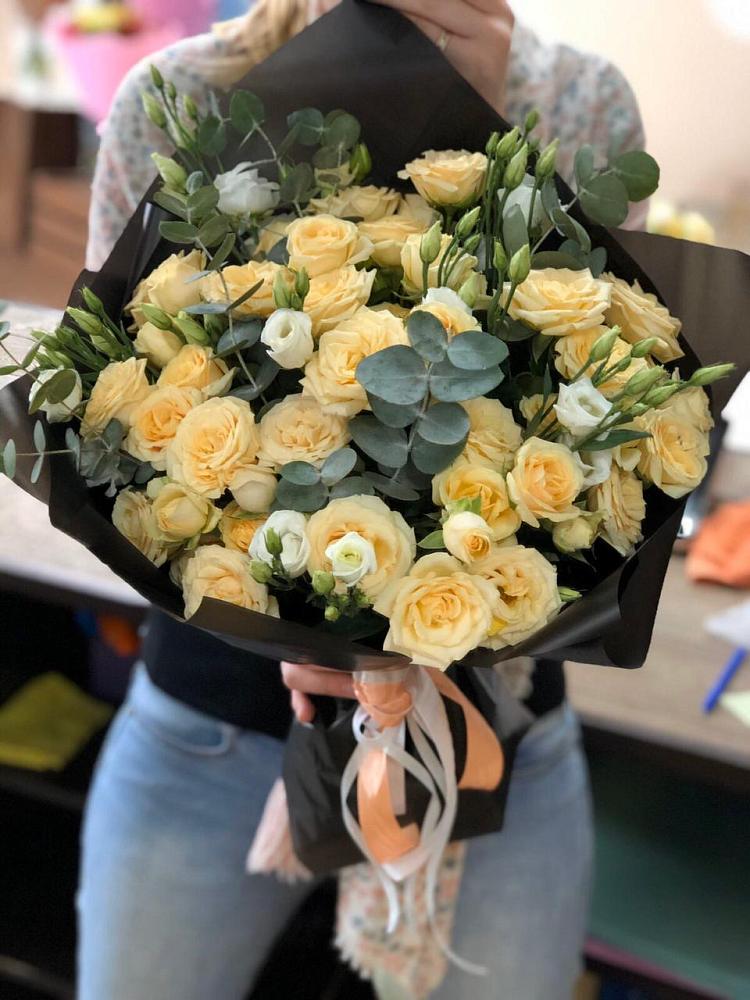 Букет цветов из: Розы и Лизиантусы в Новое ступино