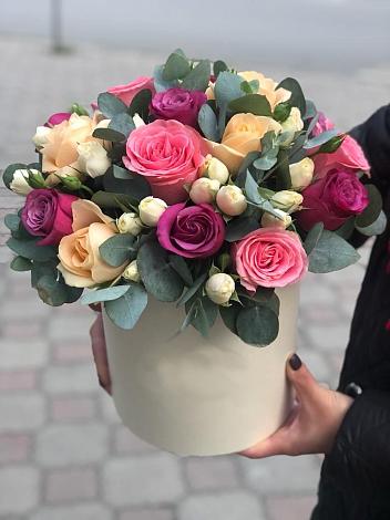 Цветочная композиция из Розы в шляпной коробке в Новое ступино