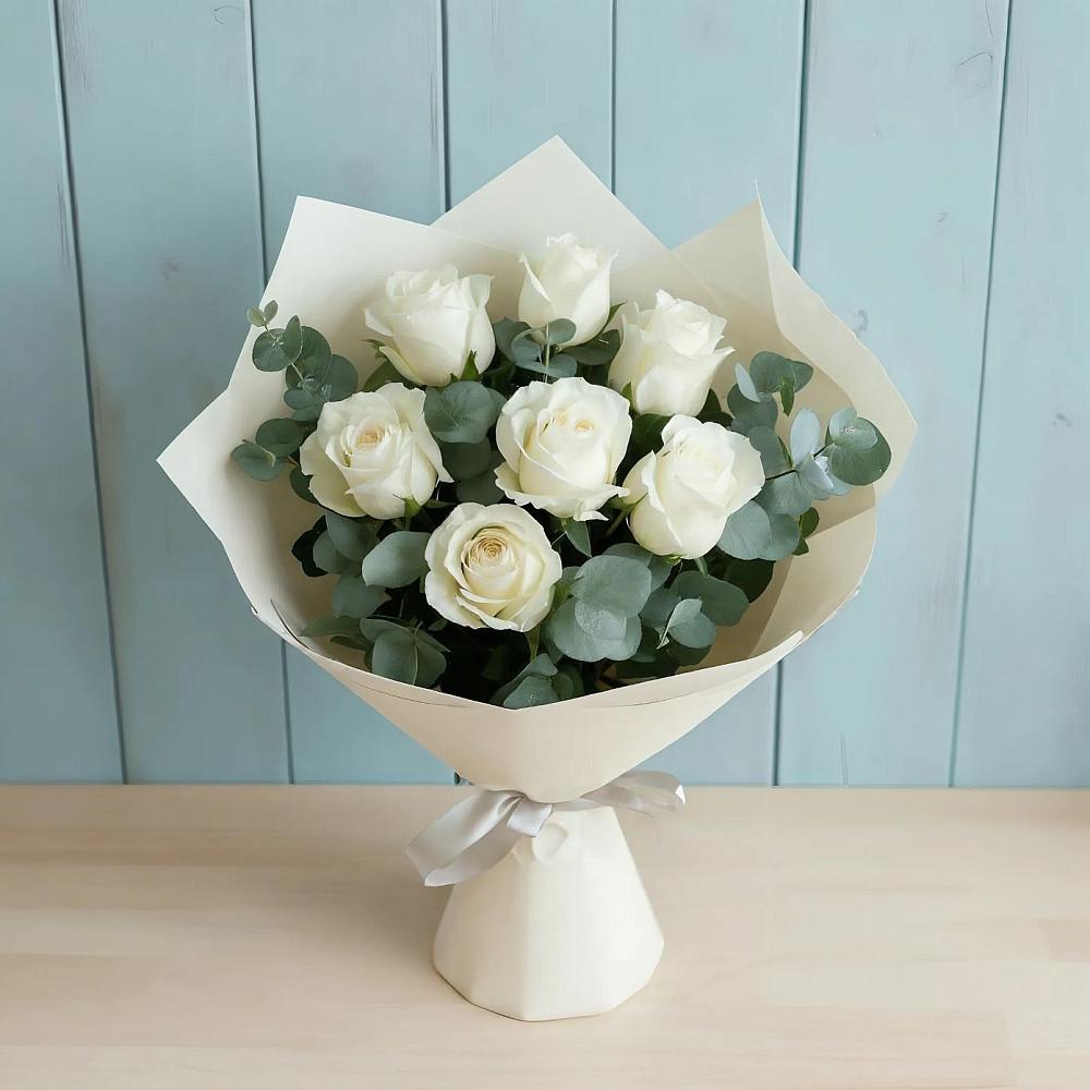 Букет Белые розы в Эвкалипте в Новое ступино