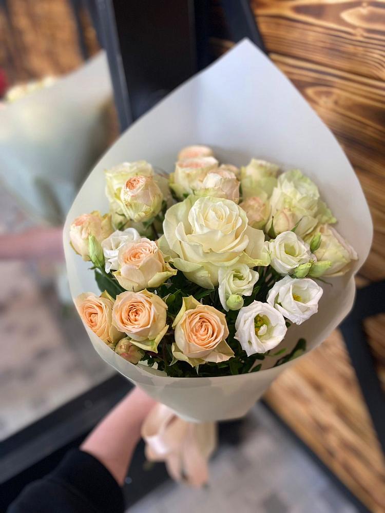 Букет цветов из: Розы и Лизиантусы в Новое ступино